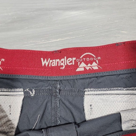 Wrangler Outdoor Men's Gray Utility Shorts Size 40 Cotton Nylon Spandex Blend - Picture 6 of 8